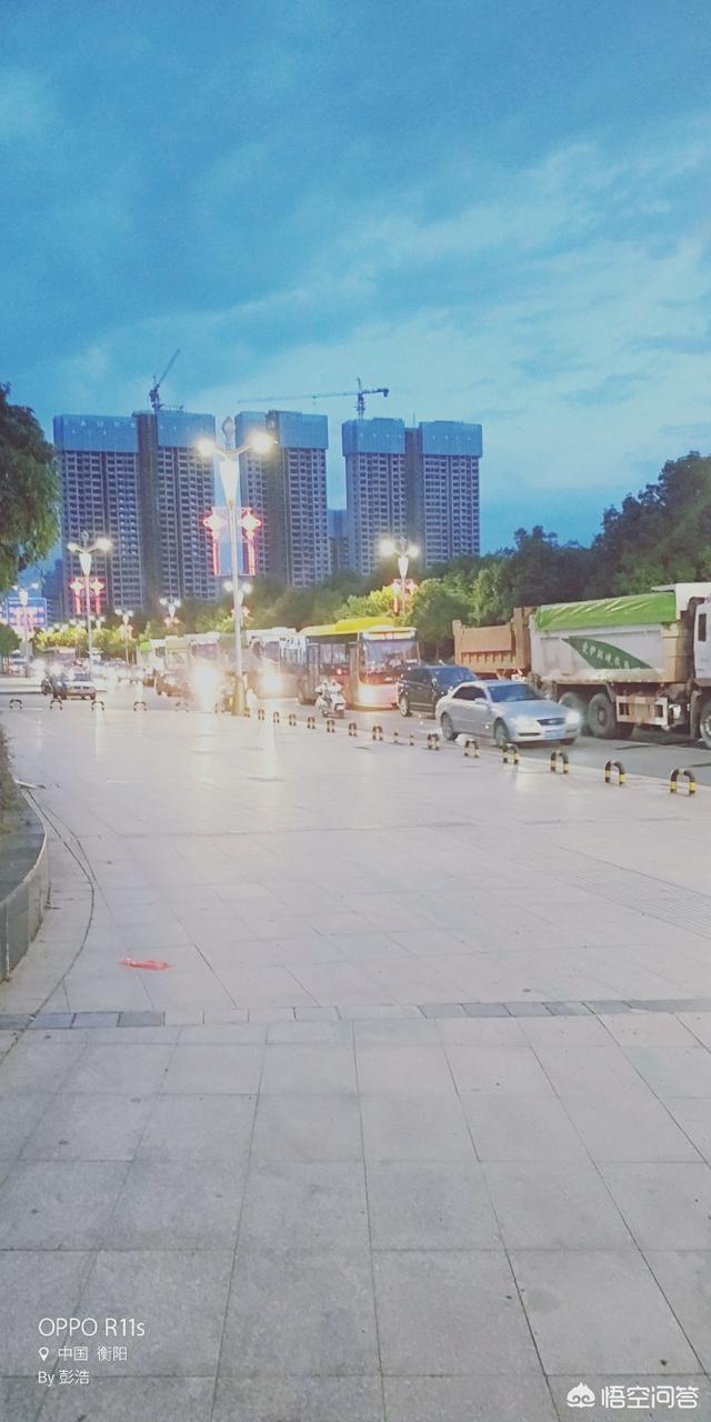 你愿意去崀山旅游還是衡山旅游啊？為什么？